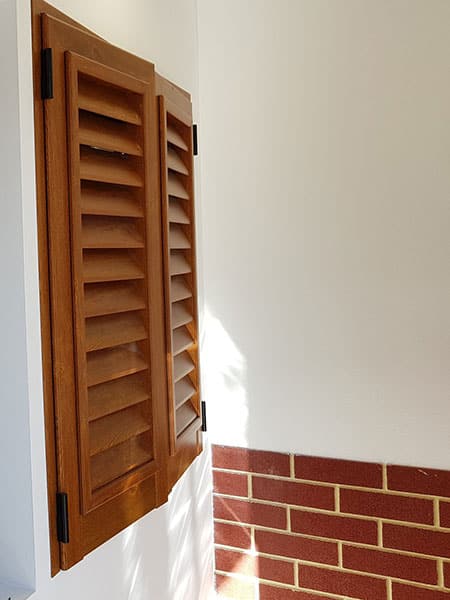 persiane-pvc-su-misura-effetto-legno-orientabili-modena